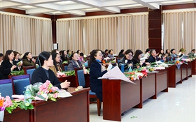 “花映巾幗·共筑芳華”——學(xué)校組織開展慶祝“三八”國際婦女節(jié)插花活動